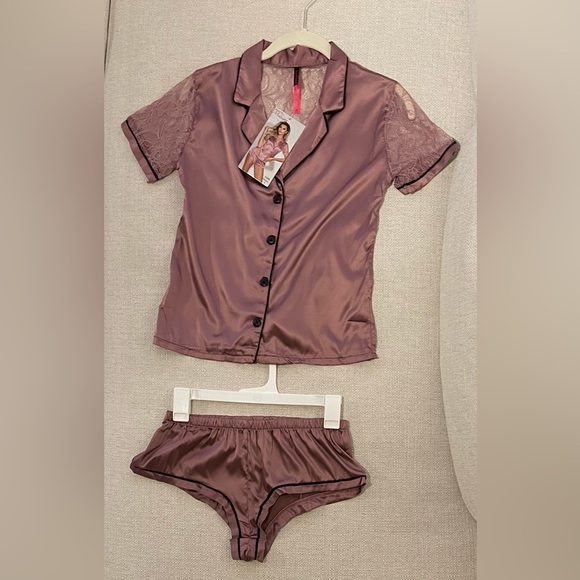 2 piece pajamas - Picture 2 of 6